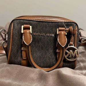 Michael kors purse